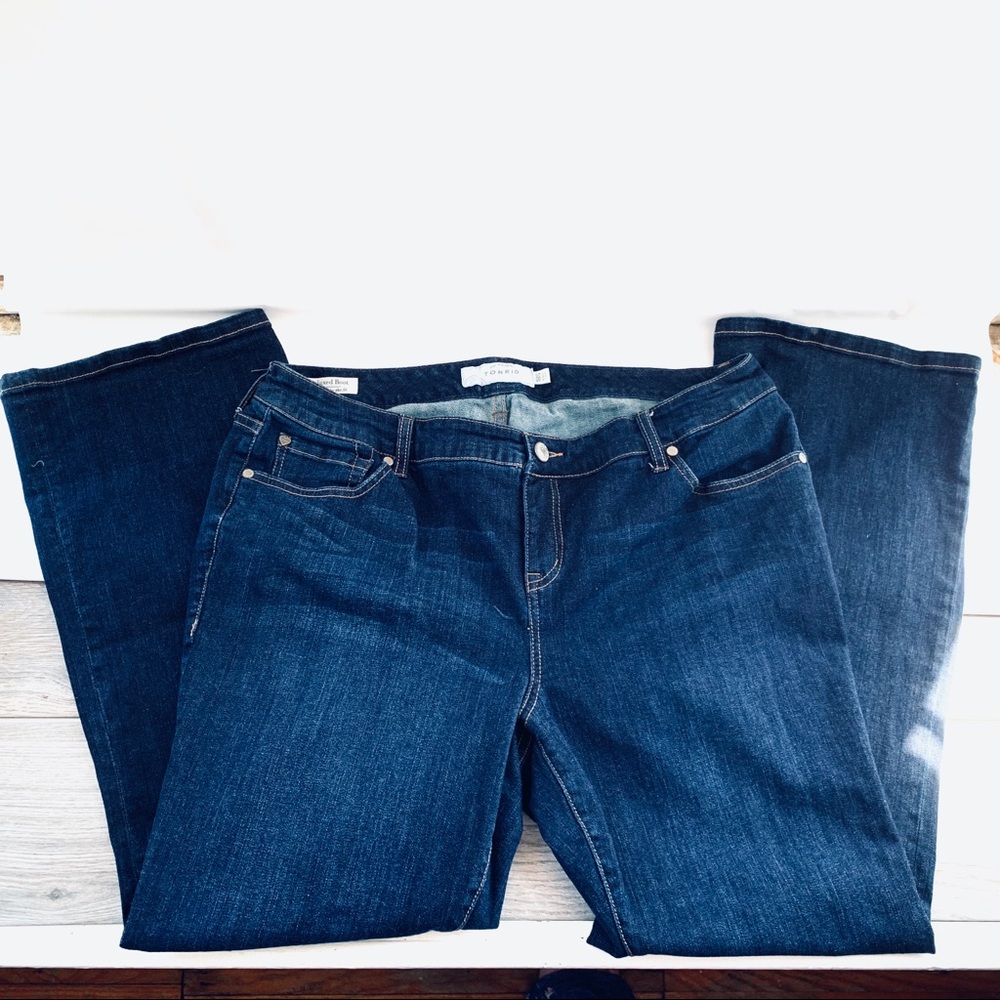 TORRID Relaxed Boot Cut Jean. 18S